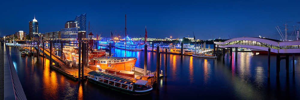 Hamburg Elbphilharmonie Panorama bei Nacht - Bild auf Leinwand 