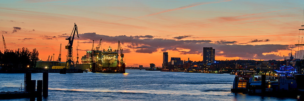 Abendrot Panorama im Hamburger Hafen - Bild auf Leinwand