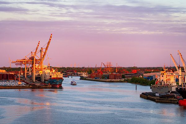 Abendrot am Hansahafen - Speicherstadt und Elbphilharmonie Bild auf Leinwand, Acrylglas, Akustikbild oder als Poster
