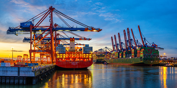 Blaue Stunde an der Cap San Marco - Hamburger Hafen Wandbild auf Leinwand, Acrylglas, Akustikbild oder als Poster