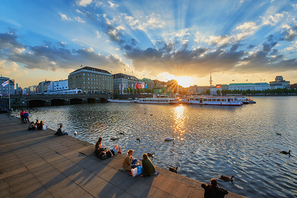 Abendstimmung an der Binnenalster - Hamburg Wandbild auf Leinwand, Acrylglas, Akustikbild oder als Poster