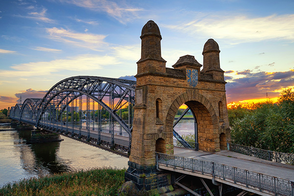 Alte Harburger Elbbrücke bei Sonnenuntergang - Hamburg Wandbild auf Leinwand, Acrylglas oder als Poster