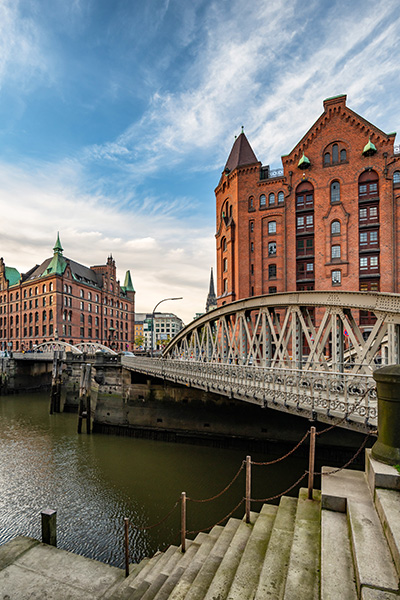 Neuerwegsbrücke - Bild aus der Hamburger Speicherstadt auf Leinwand, Acrylglas, Akustikbild oder als Poster