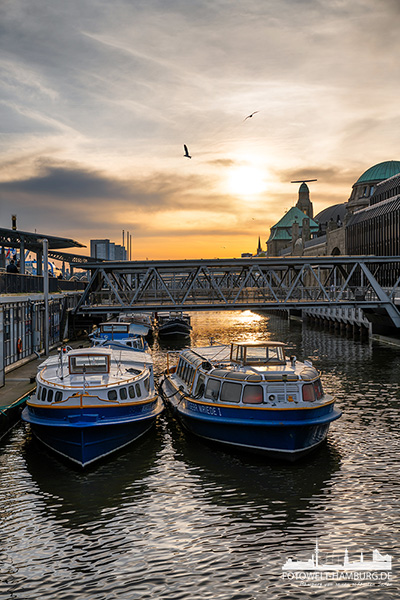Hamburg Landungsbrücken und Fotos online Bilder