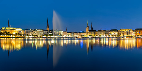 Blaue Stunde an der Binnenalster - Hamburg Bild auf Leinwand, Acrylglas oder als Poster