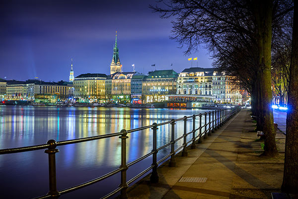 Nächtliche Binnenalster - Hamburg Bild auf Leinwand, Acrylglas, Akustikbild oder als Poster