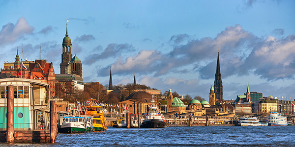 Blick über die Elbe - Hamburger Hafen Bild auf Leinwand, Acrylglas, Akustikbild oder als Poster