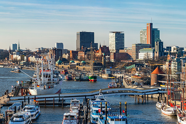 Blick von der Elbphilharmonie - Hamburger Hafen Bild auf Leinwand, Acrylglas oder als Poster