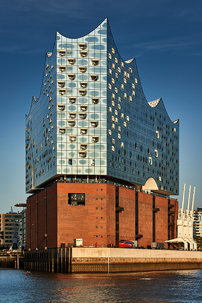 Elbphilharmonie Hamburg Hochformat - Bild auf Leinwand 