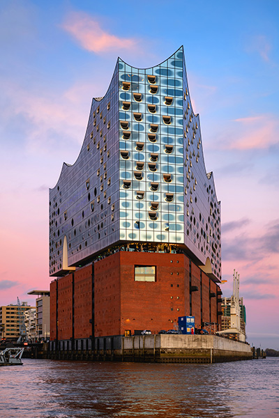 Elbphilharmonie im Abendrot - Hamburg Fotokunst auf Leinwand, Acrylglas oder als Poster