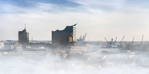 Elbphilharmonie im Nebel - Hamburger Hafen Bild auf Leinwand, Acrylglas oder als Poster