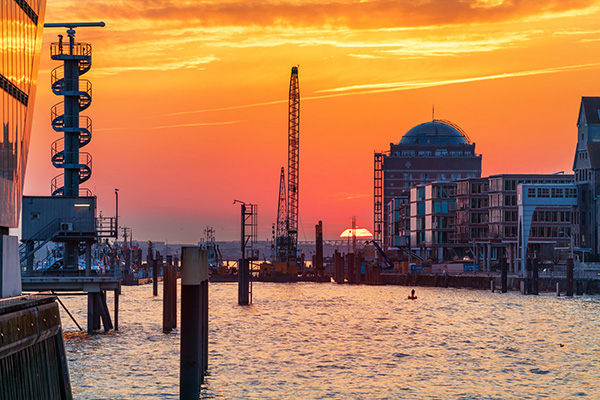 Altona Sunset - Hamburg Wandbild auf Leinwand, Acrylglas, Akustikbild oder als Poster