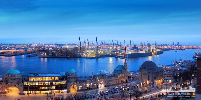 Hamburg Bilder auf Leinwand - Blick über die Landungsbrücken
