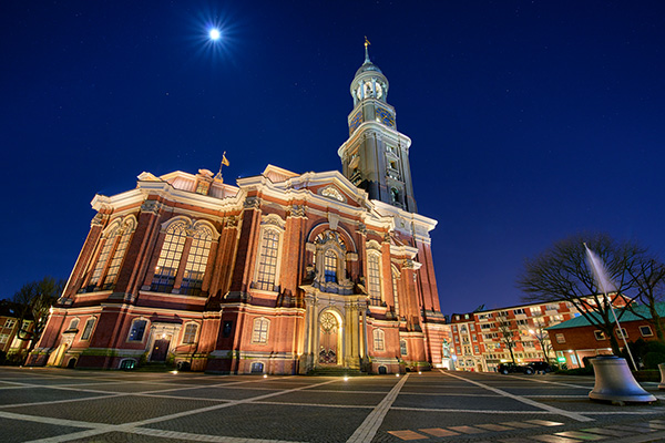 Hamburg Michel am Abend - Bild auf Leinwand, Acrylglas, Alu-Dibond 