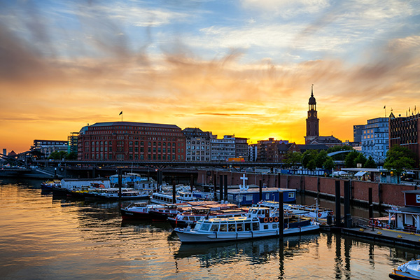 Hamburger Sonnenuntergang im Binnenhafen - Bild auf Leinwand oder Acrylglas