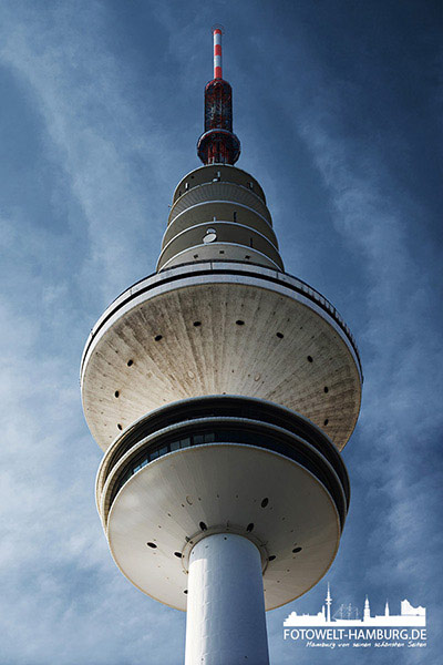 Hamburg Heinrich-Hertz-Turm - Bild auf Leinwand, Acrylglasbild, Poster, Fotodrucke in Galeriequalität 