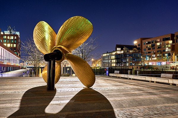 Hamburg Schiffsschraube am Maritimen Museum - Bild auf Leinwand, Acrylglas oder Alu-Dibond