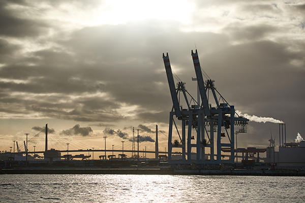 Hafenlicht - Hamburger Hafen Bild auf Leinwand, Acrylglas, Akustikbild oder als Poster