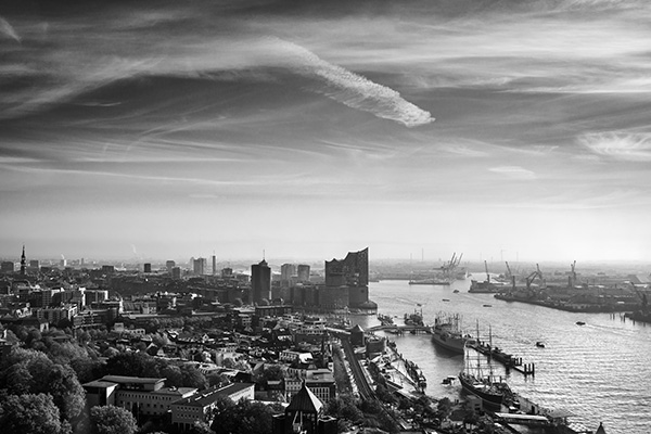 Weiter Blick - Hamburg Wandbild auf Leinwand, Acrylglas oder als Poster