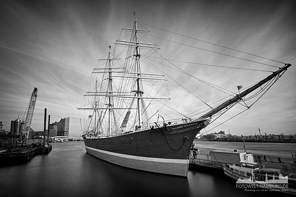 Hamburger Hafen Bild auf Leinwand - Rickmer Rickmers in schwarzweiss