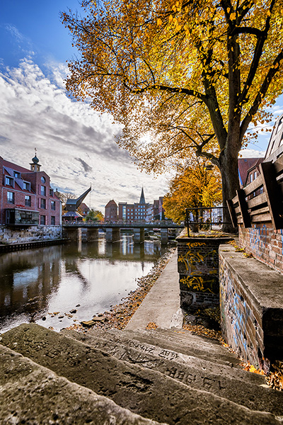 Herbstliches Lüneburg - Bild auf Leinwand, Acrylglas oder als Poster