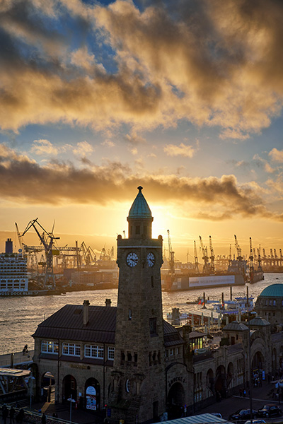 Hamburg Sonnenuntergang an den Landungsbrücken - Bild auf Leinwand 