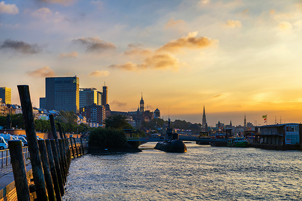 Morgenstimmung in Hamburg - Hamburger Hafen Bild auf Leinwand, Acrylglas oder als Poster
