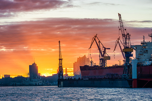 Morgenrot im Hamburger Hafen - Hamburger Hafen Bild auf Leinwand, Acrylglas, Akustikbild oder als Poster
