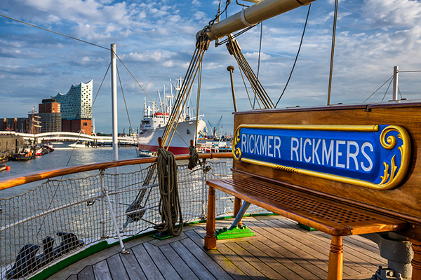 Auf der Rickmer Rickmers - Hamburgbild auf Leinwand, Acrylglas oder als Poster
