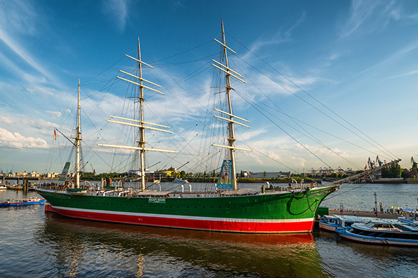 Rickmer Rickmers - Hamburg Wandbild auf Leinwand, Acrylglas, Akustikbild oder als Poster