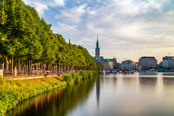 Sommerliche Binnenalster - Hamburg Bild auf Leinwand, Acrylglas, Akustikbild oder als Poster