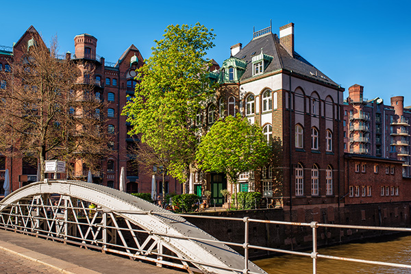 Holländisch-Brookfleet-Brücke - Speicherstadt Wasserschloss Wandbild auf Leinwand, Acrylglas, Akustikbild oder als Poster